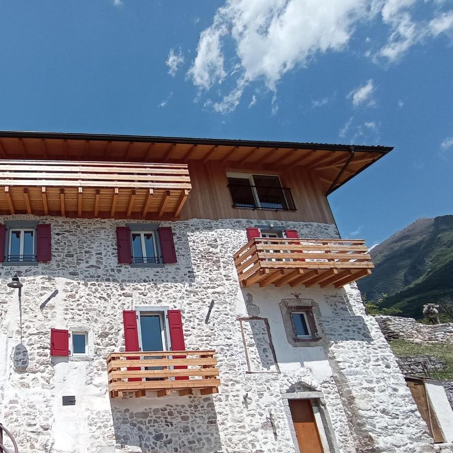 Le Terre Di Gu Villa Tenno Bagian luar foto