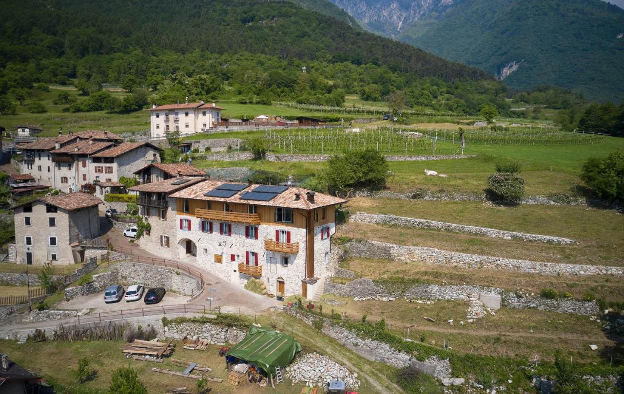 Le Terre Di Gu Villa Tenno Bagian luar foto